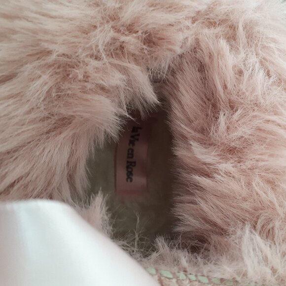 Pink Suedelike Slippers by La Vie En Rose - Size 6 1/2 - 7 - Picture 5 of 6